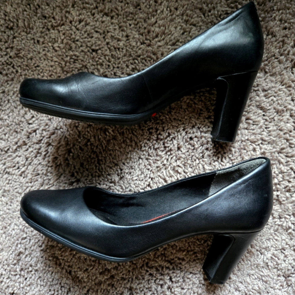 Rockport Total Motion Leah Pump size 8m
